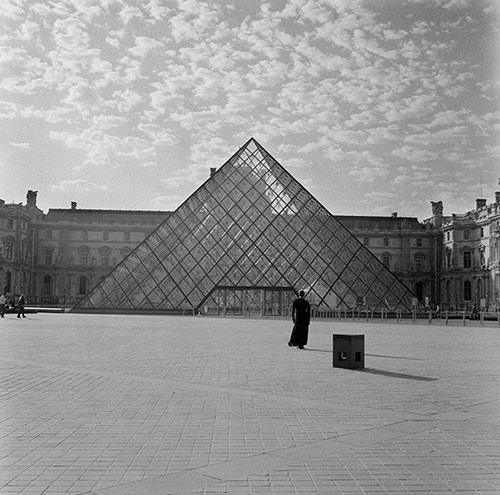 Carrie Mae Weems (American, b. 1963) Louvre, 2006 Digital c-print 73 x 61 in. 
The Alfond Collection of Contemporary Art, Rollins Museum of Art
Gift of Barbara '68 and Theodore '68 Alfond, 2014.1.24. © Carrie Mae Weems. 
Image courtesy of the artist and Jack Shainman Gallery, New York. 